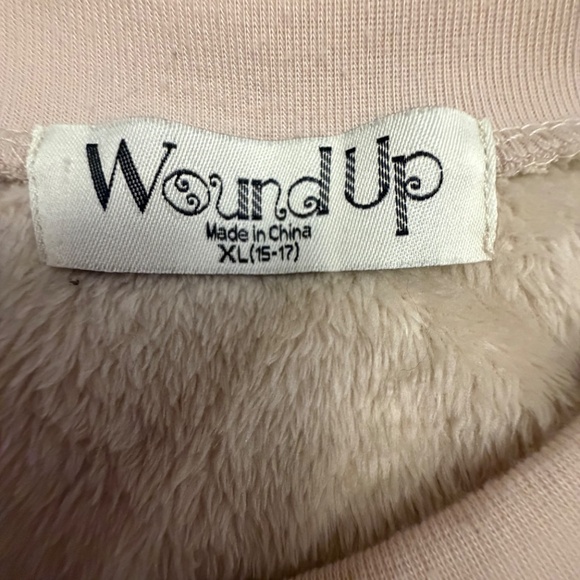 Wound Up Juniors Christmas Icon Tan Fleece Pullover, Size XL - Picture 9 of 14